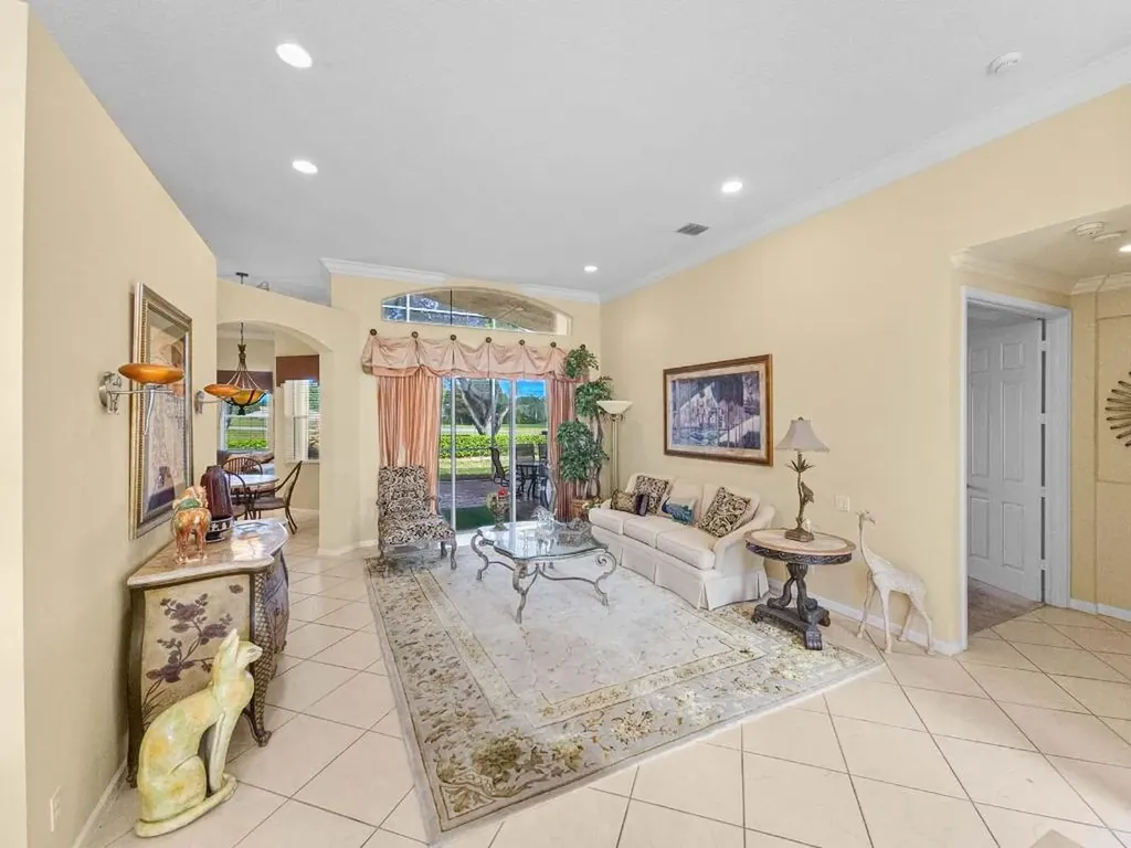 5318 Landon Circle Boynton Beach FL 33437