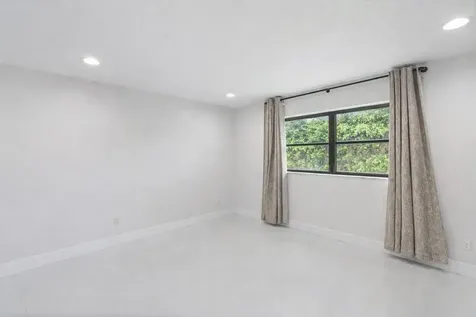 516 Muirfield Drive Atlantis FL 33462