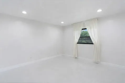 516 Muirfield Drive Atlantis FL 33462