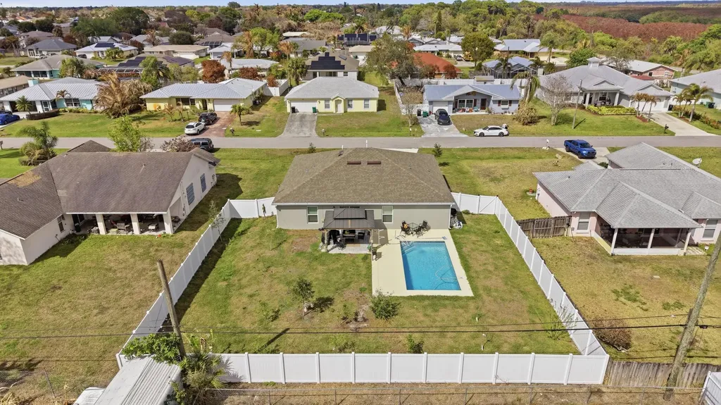 684 SE Crescent Avenue Port St Lucie FL 34984