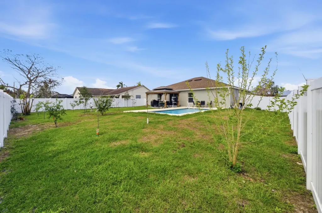 684 SE Crescent Avenue Port St Lucie FL 34984