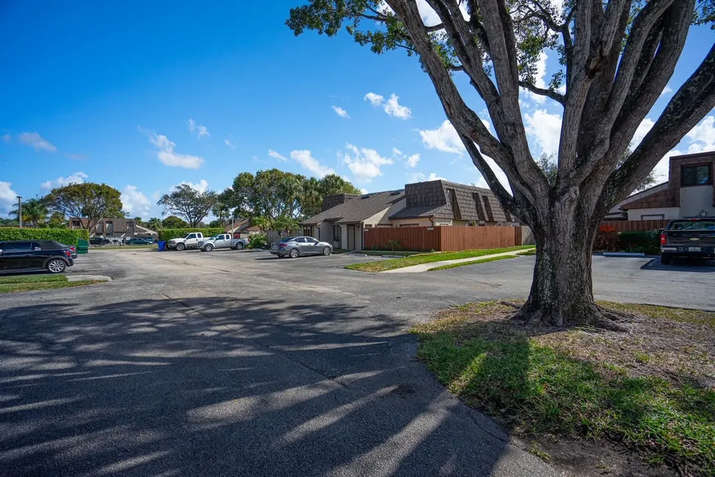 4143 Palm Bay Circle West Palm Beach FL 33406