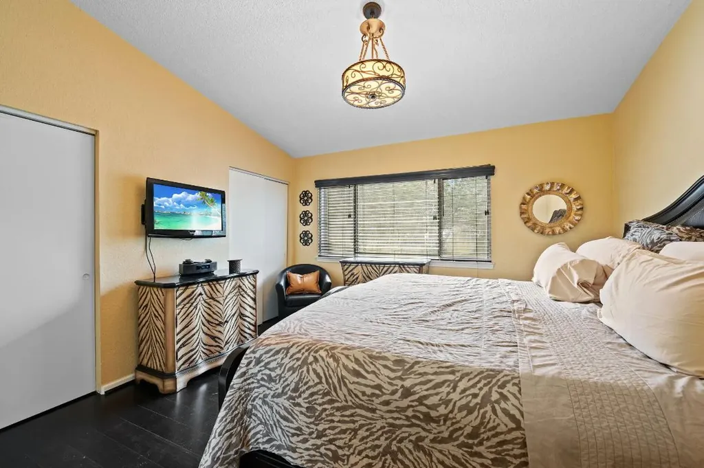 5628 NW 99th Lane Coral Springs FL 33076