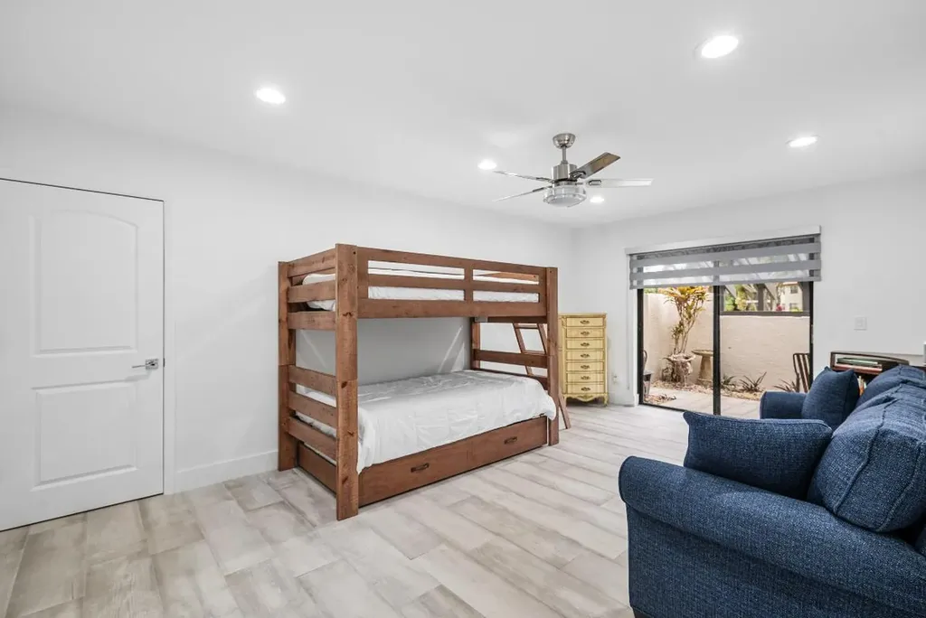 21680 Tall Palm Circle Boca Raton FL 33433