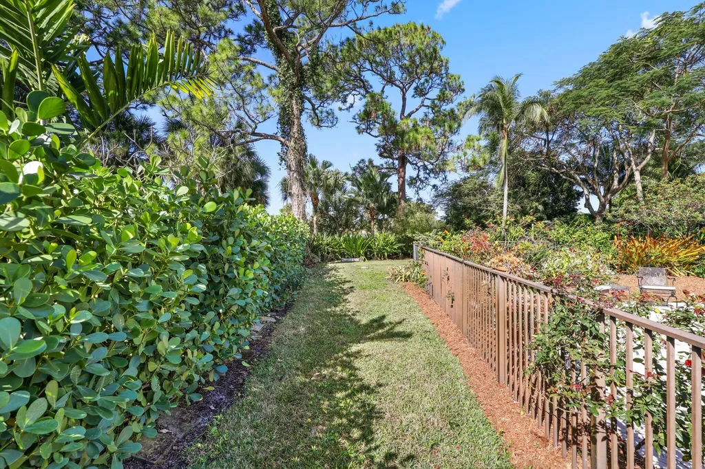 2865 Banyan Boulevard Circle NW Boca Raton FL 33431