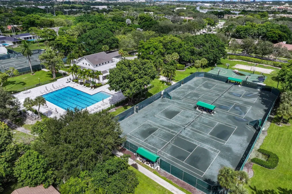 2865 Banyan Boulevard Circle NW Boca Raton FL 33431