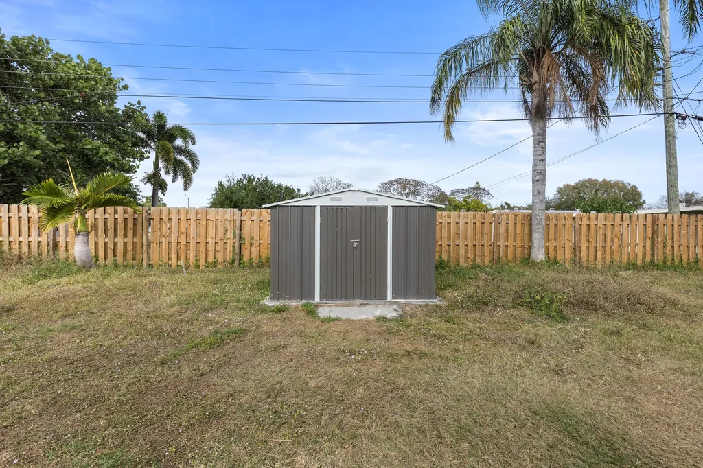 173 SE Placita Court Port St Lucie FL 34983