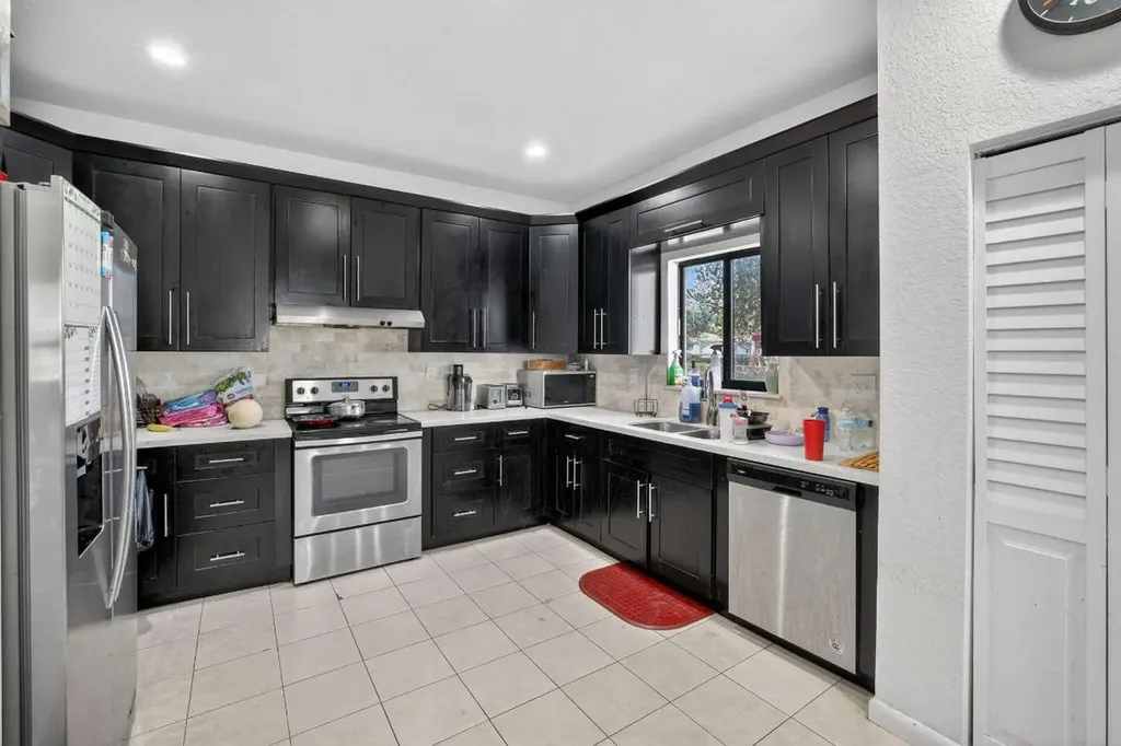 205 NW 27th Terrace Fort Lauderdale FL 33311