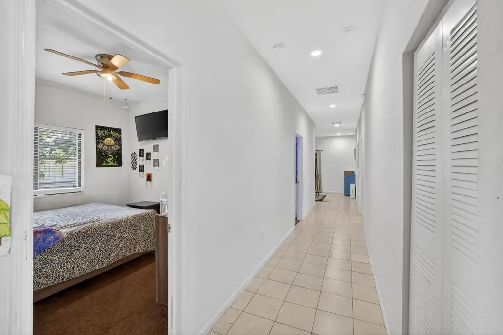 205 NW 27th Terrace Fort Lauderdale FL 33311