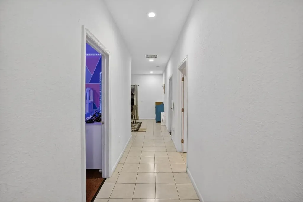 205 NW 27th Terrace Fort Lauderdale FL 33311