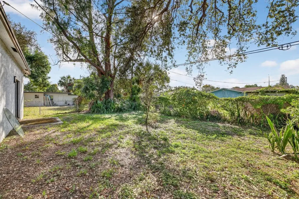 205 NW 27th Terrace Fort Lauderdale FL 33311