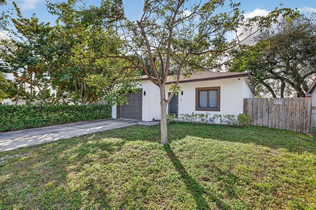 205 NW 27th Terrace Fort Lauderdale FL 33311