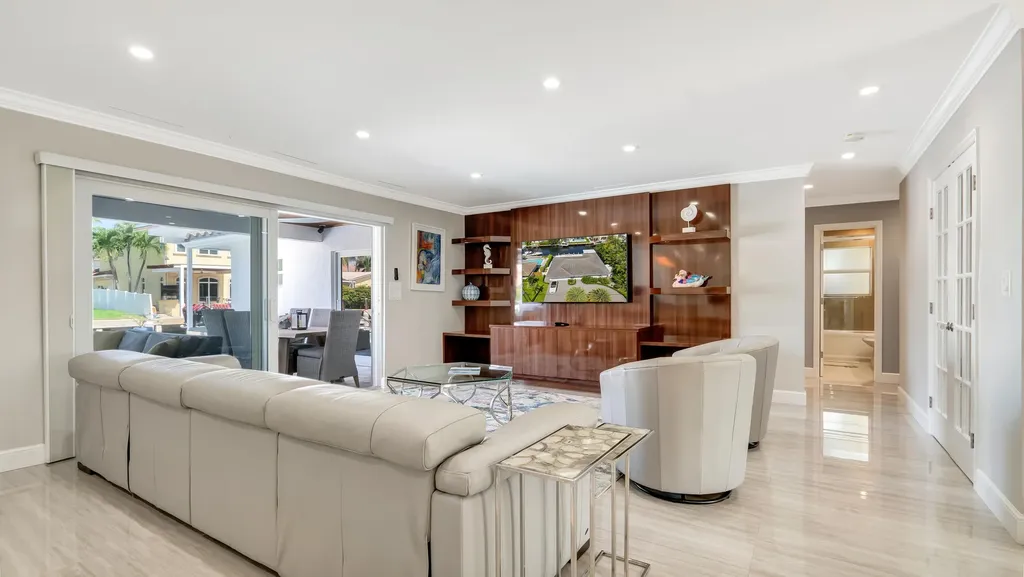 831 Dover Street Boca Raton FL 33487