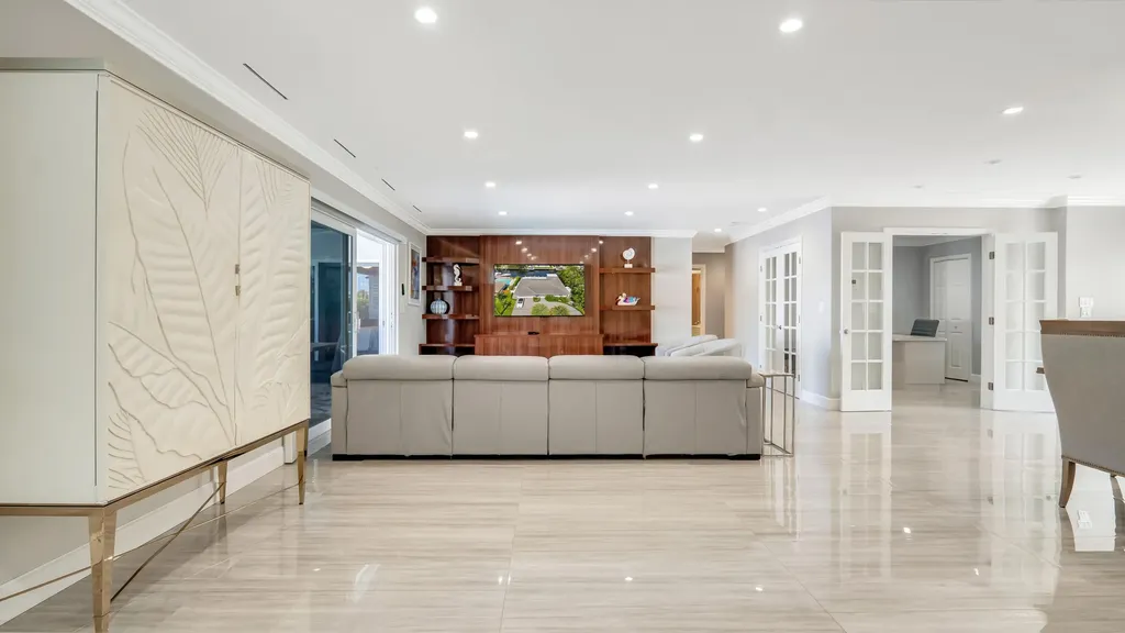 831 Dover Street Boca Raton FL 33487