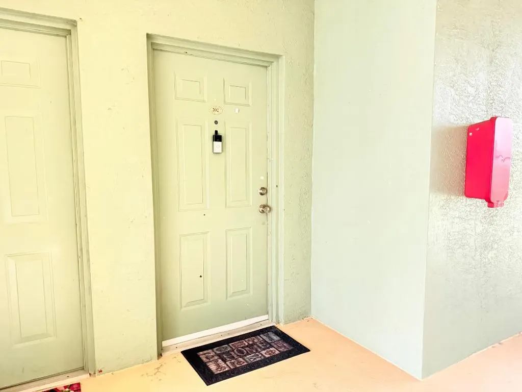 330 Crestwood Circle N Royal Palm Beach FL 33411