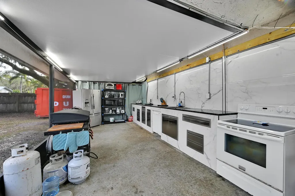 2404 Dade Road Fort Pierce FL 34982