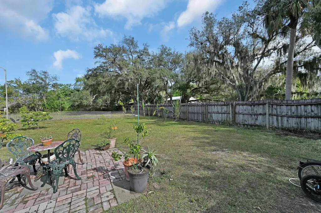 2404 Dade Road Fort Pierce FL 34982