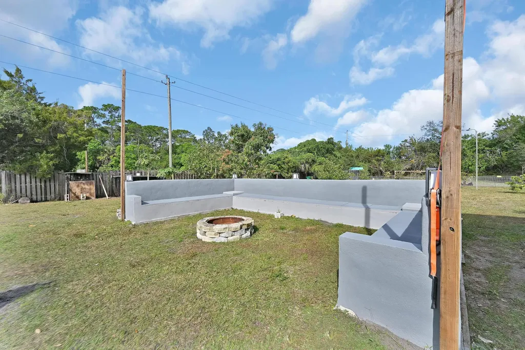 2404 Dade Road Fort Pierce FL 34982