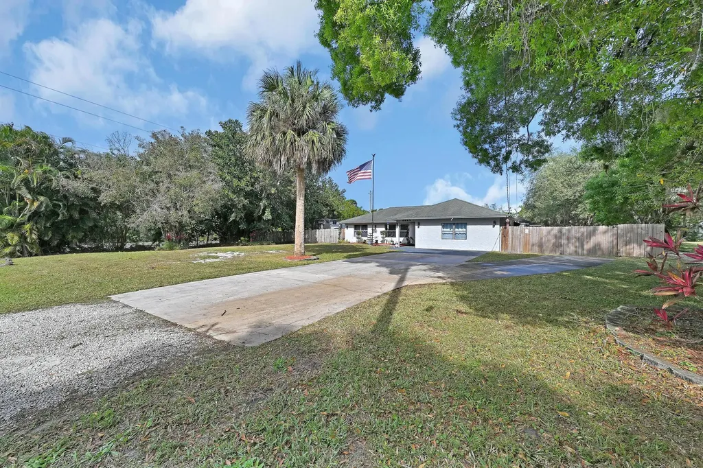 2404 Dade Road Fort Pierce FL 34982