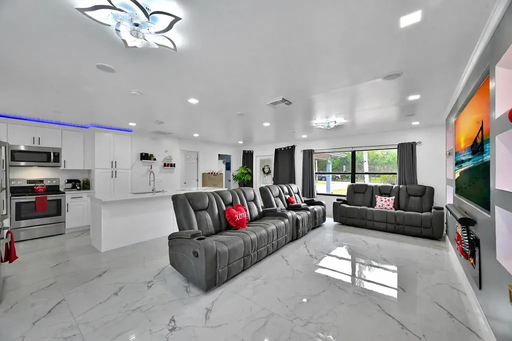 2404 Dade Road Fort Pierce FL 34982