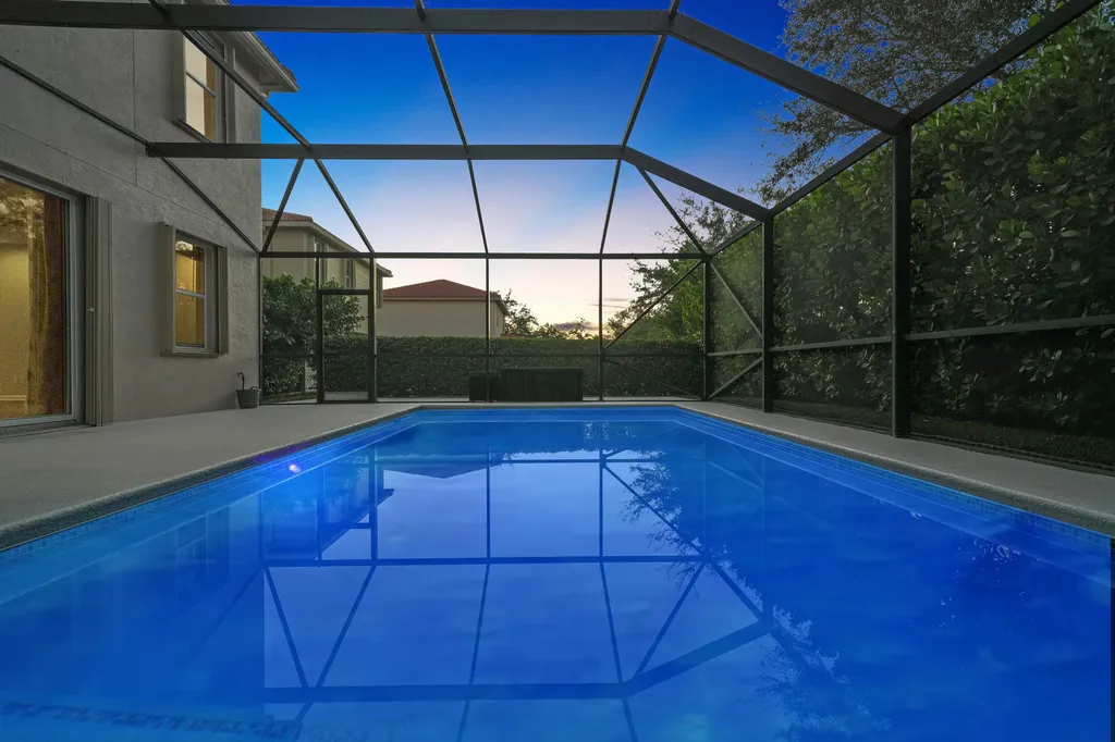 6143 SE Crooked Oak Avenue Hobe Sound FL 33455