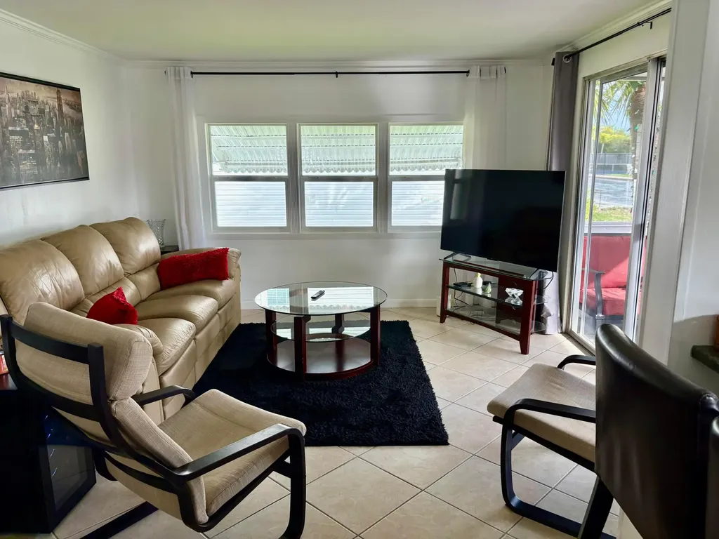 3225 South Street Hollywood FL 33021