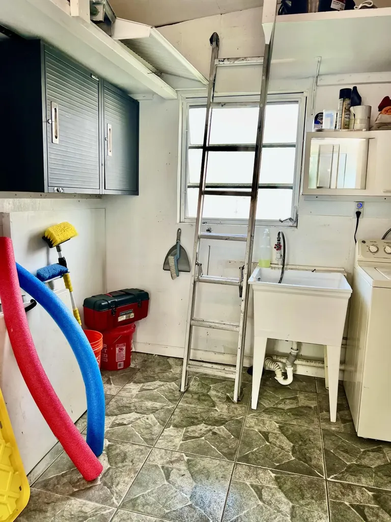 3225 South Street Hollywood FL 33021