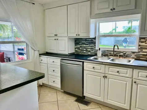 3225 South Street Hollywood FL 33021
