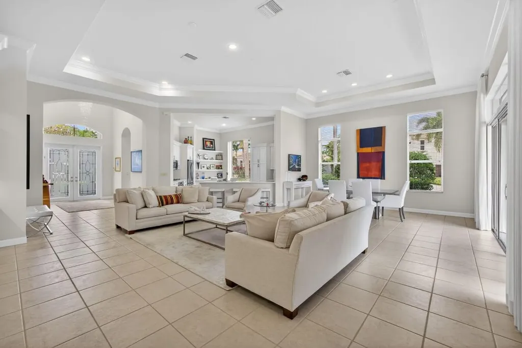502 Via Toledo Palm Beach Gardens FL 33418