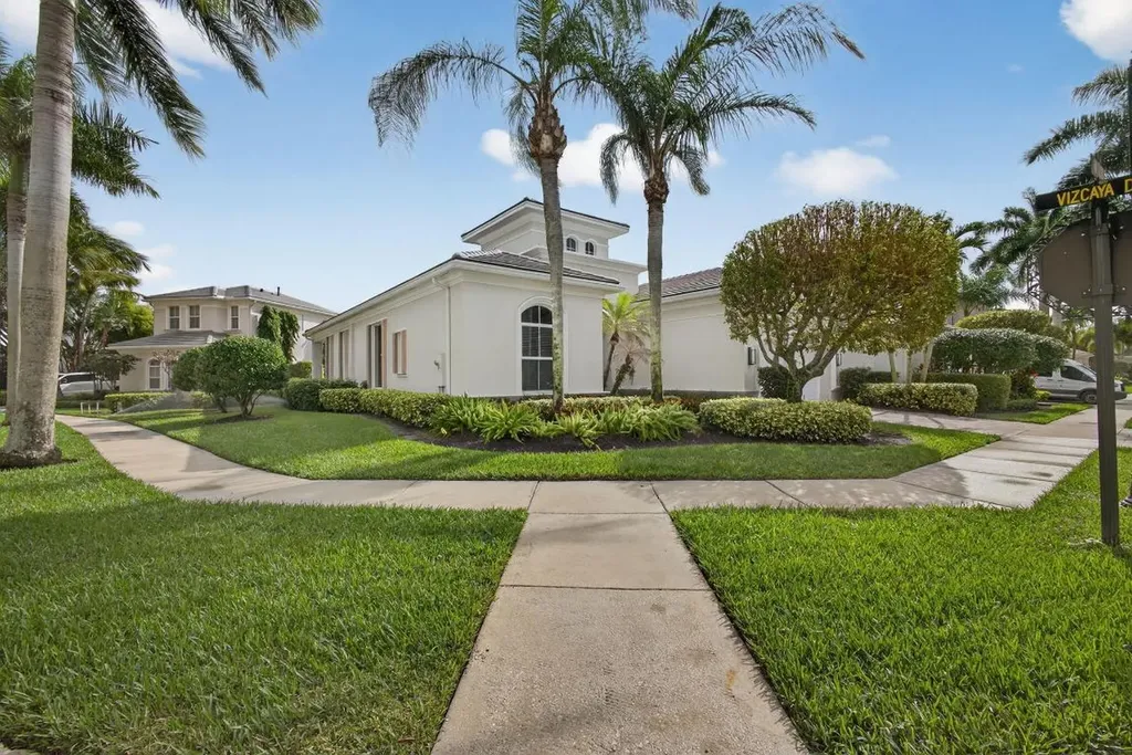 502 Via Toledo Palm Beach Gardens FL 33418