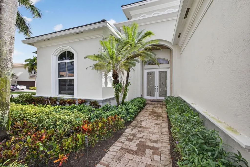 502 Via Toledo Palm Beach Gardens FL 33418