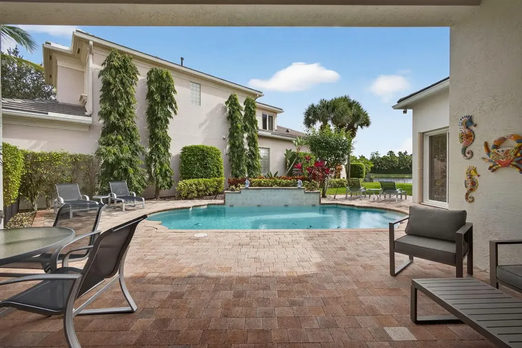502 Via Toledo Palm Beach Gardens FL 33418