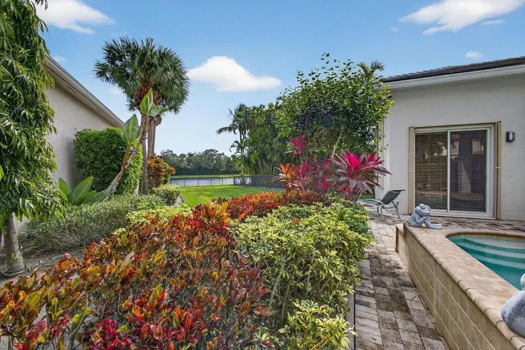502 Via Toledo Palm Beach Gardens FL 33418