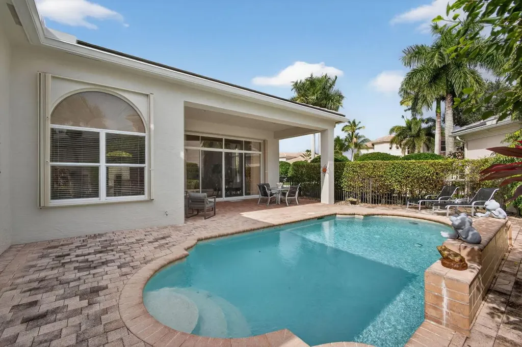 502 Via Toledo Palm Beach Gardens FL 33418