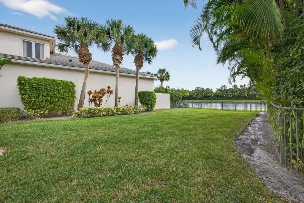 502 Via Toledo Palm Beach Gardens FL 33418