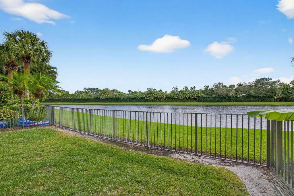 502 Via Toledo Palm Beach Gardens FL 33418
