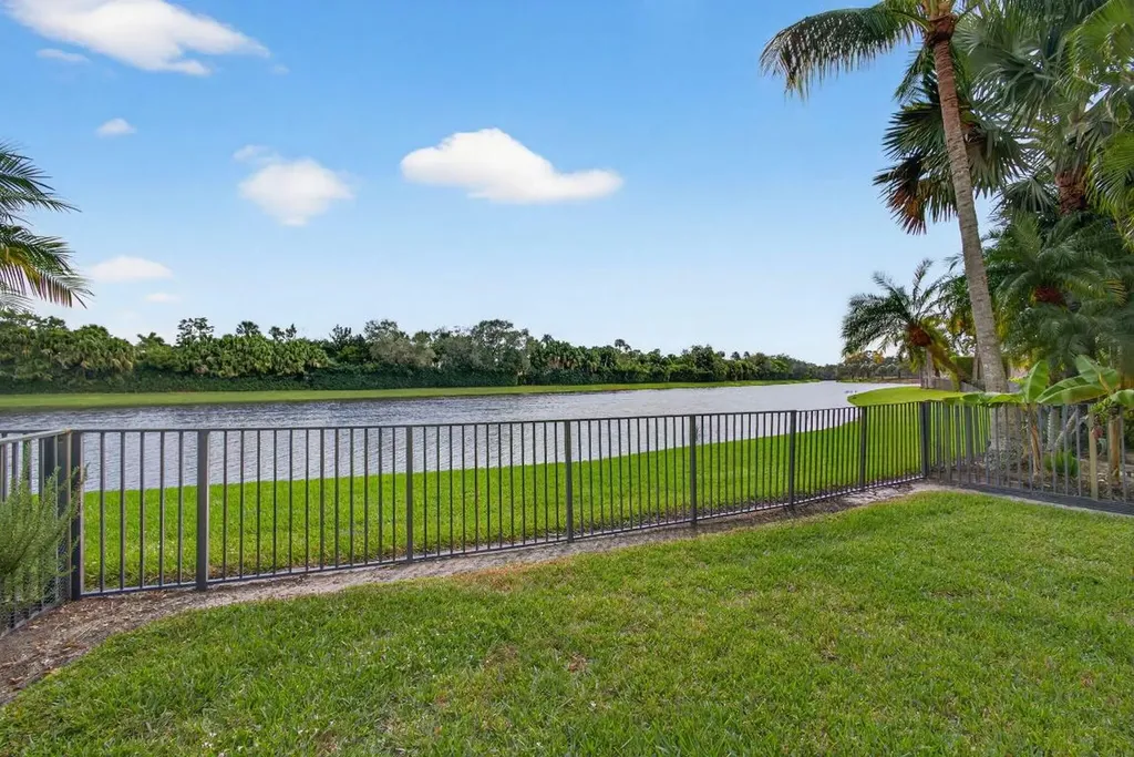 502 Via Toledo Palm Beach Gardens FL 33418