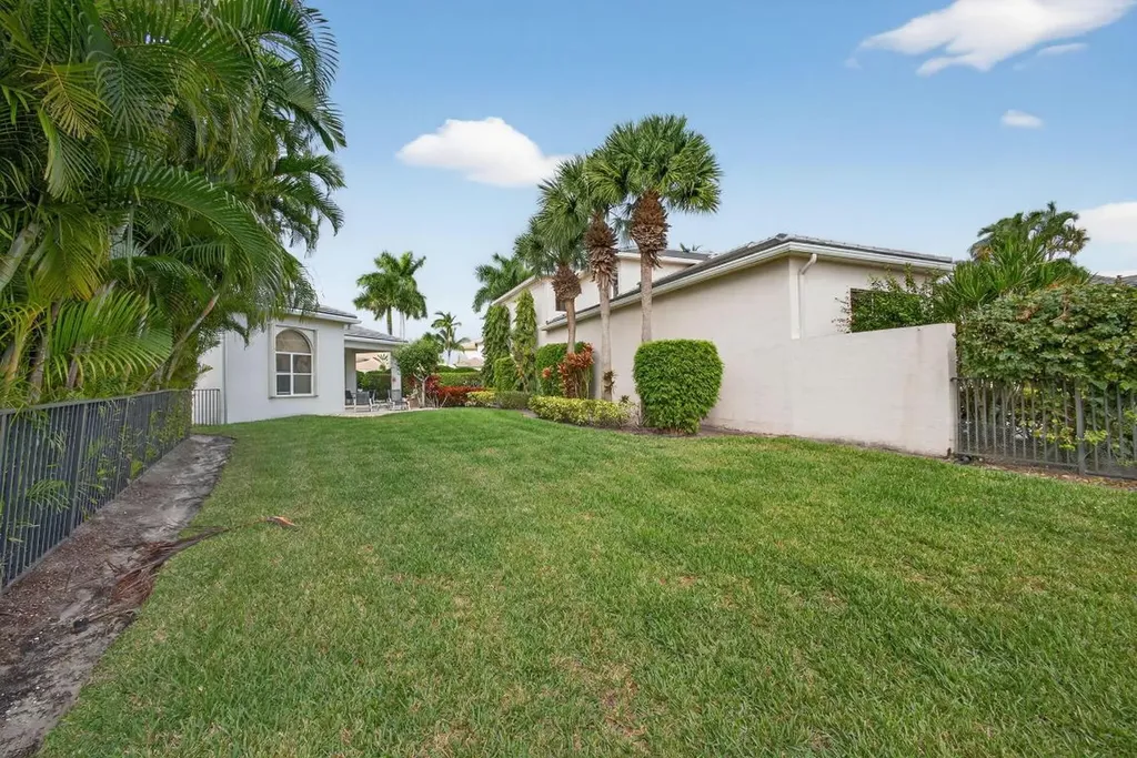 502 Via Toledo Palm Beach Gardens FL 33418