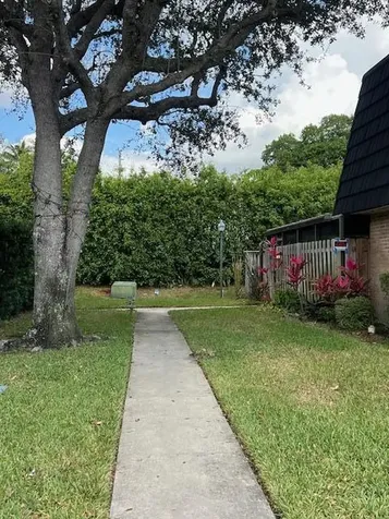 211 Woodland Road Palm Springs FL 33461