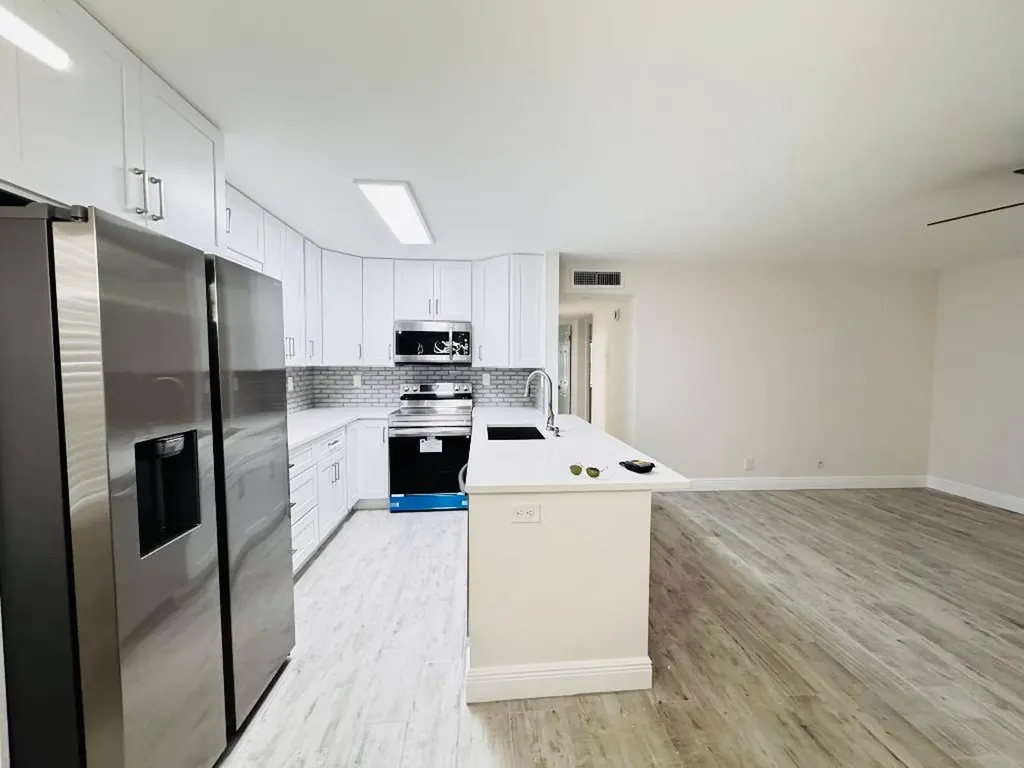 293 Flanders G Delray Beach FL 33484