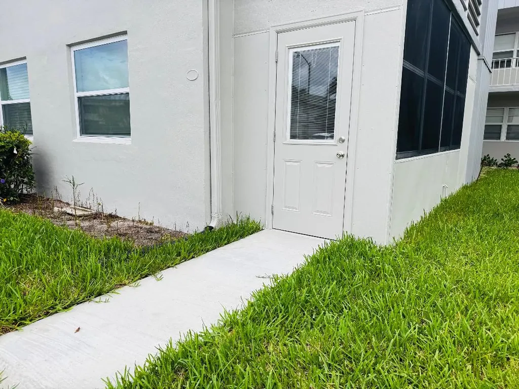 293 Flanders G Delray Beach FL 33484