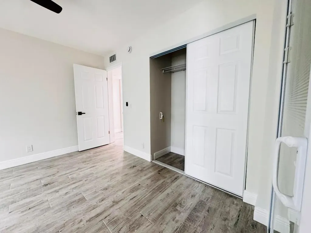 293 Flanders G Delray Beach FL 33484
