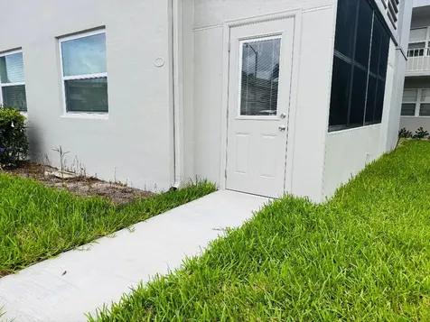293 Flanders G Delray Beach FL 33484