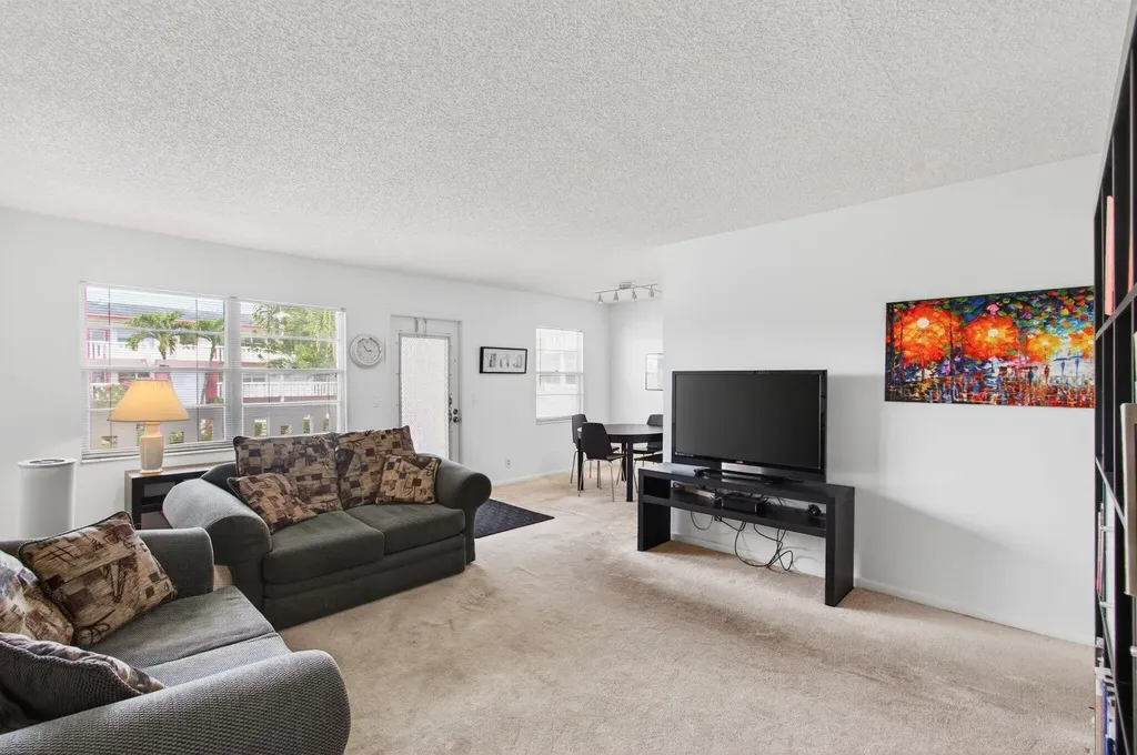 321 Fanshaw H Boca Raton FL 33434