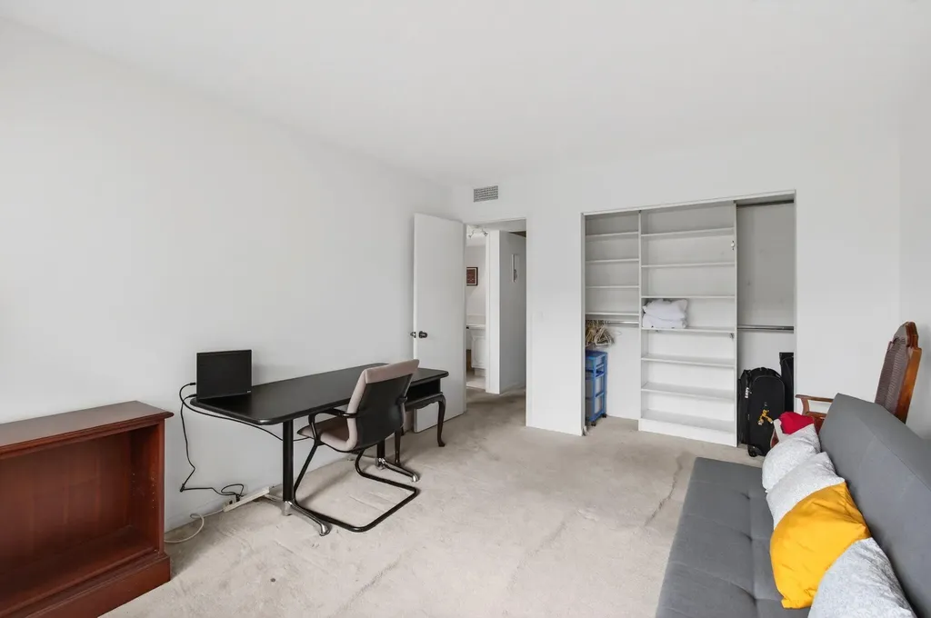 321 Fanshaw H Boca Raton FL 33434