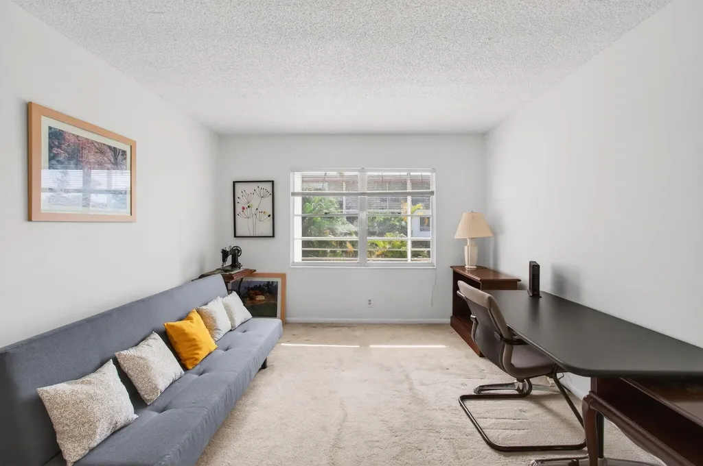 321 Fanshaw H Boca Raton FL 33434