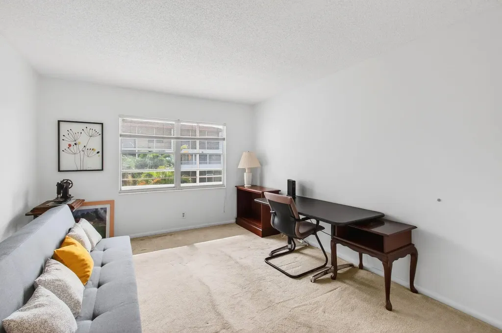 321 Fanshaw H Boca Raton FL 33434