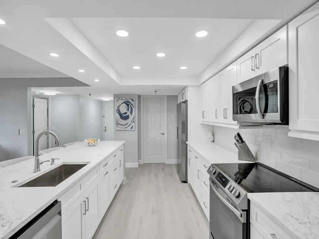 955 Egret Circle Delray Beach FL 33444