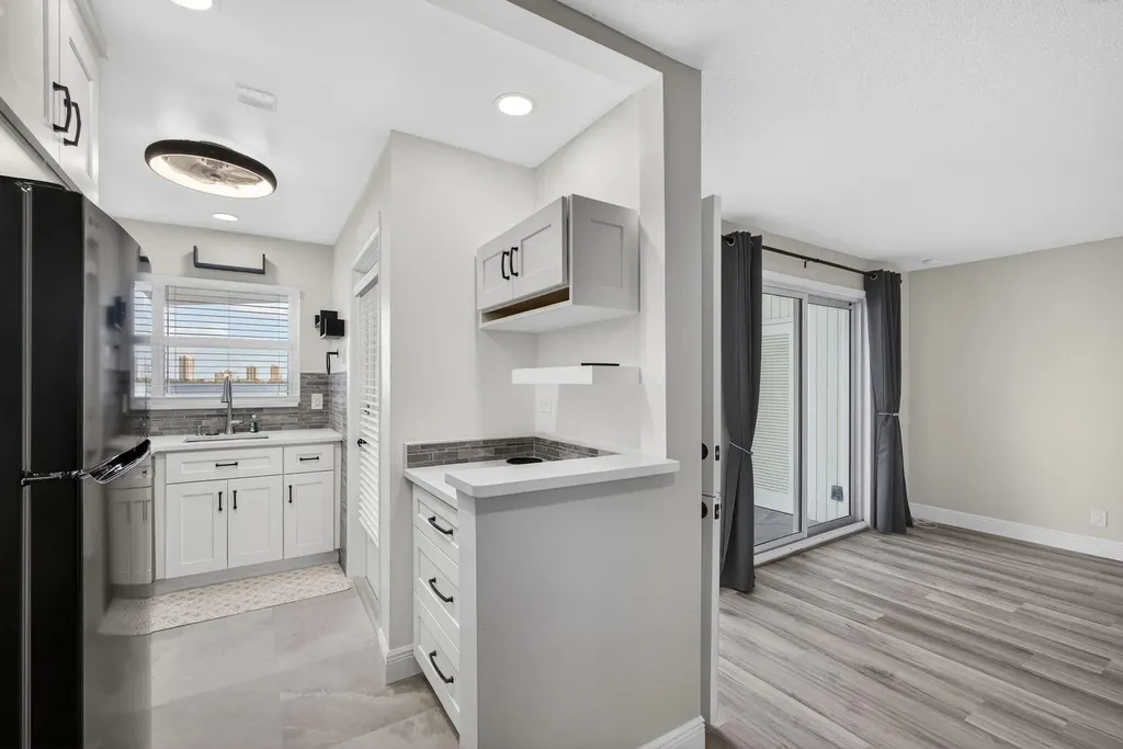100 Shore Court North Palm Beach FL 33408