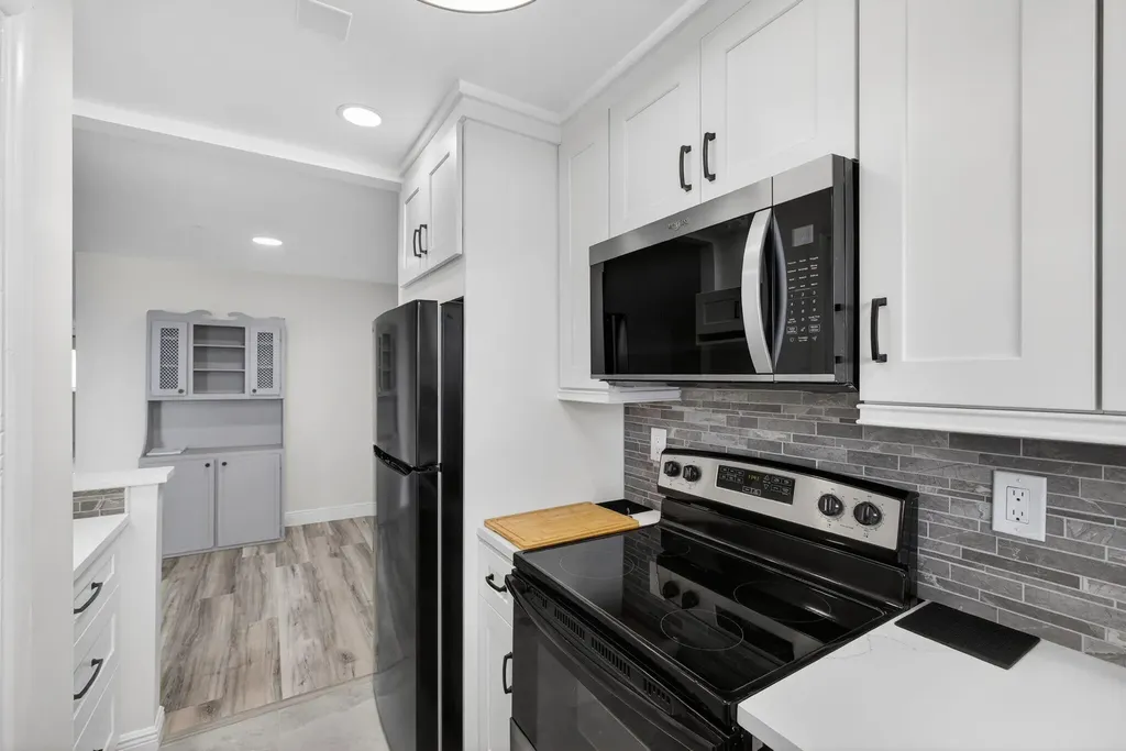 100 Shore Court North Palm Beach FL 33408